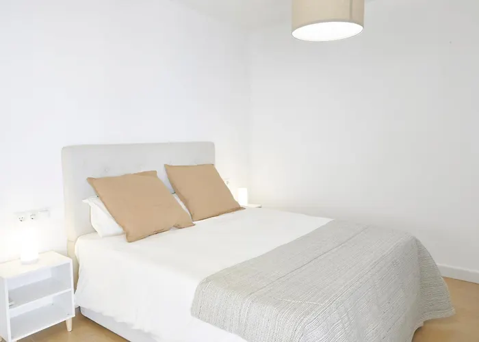 City Center Penthouse With Solarium 2 Minutes From The Beach