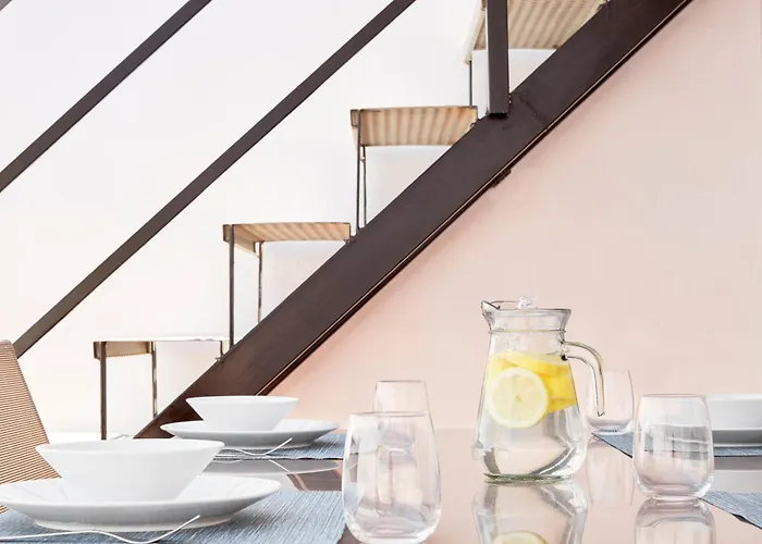 City Center Penthouse With Solarium 2 Minutes From The Beach
