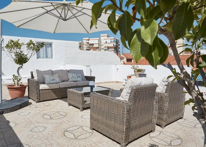 City Center Penthouse With Solarium 2 Minutes From The Beach